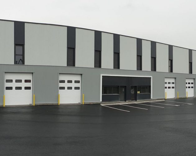 atelier_architectes_photo_batiment_activites_4_lots_modulables_cournon
